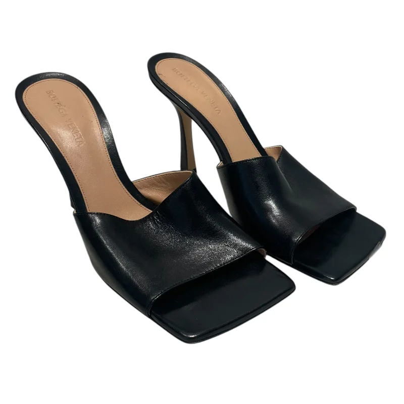 Versatile Heeled Sandals for Any Occasion---BOTTEGA VENETA/Heels/EU 38/BLK/MULE