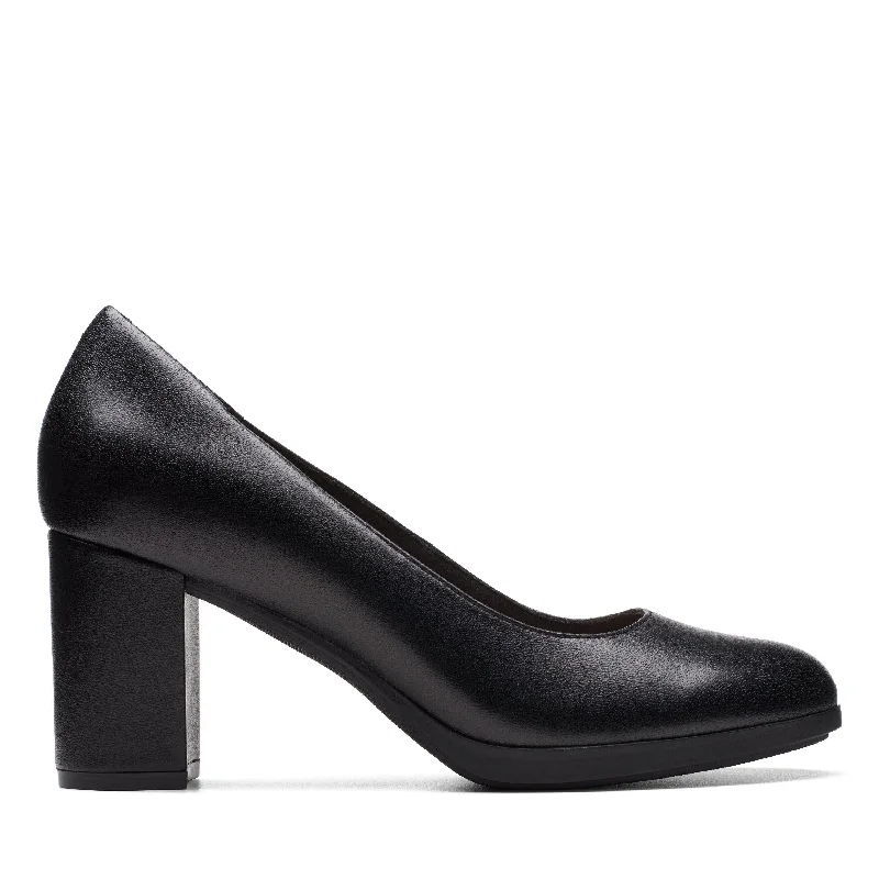 Clarks Bayla Skip in Black Leather---Comfortable Leather Pumps for Office and Everyday Wear