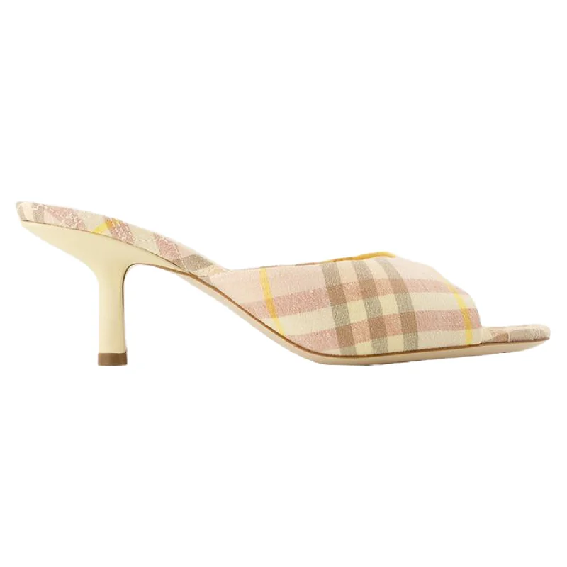 Versatile Heeled Sandals for Any Occasion---Mews 65 Chk Pumps - Burberry - Linen - Pink