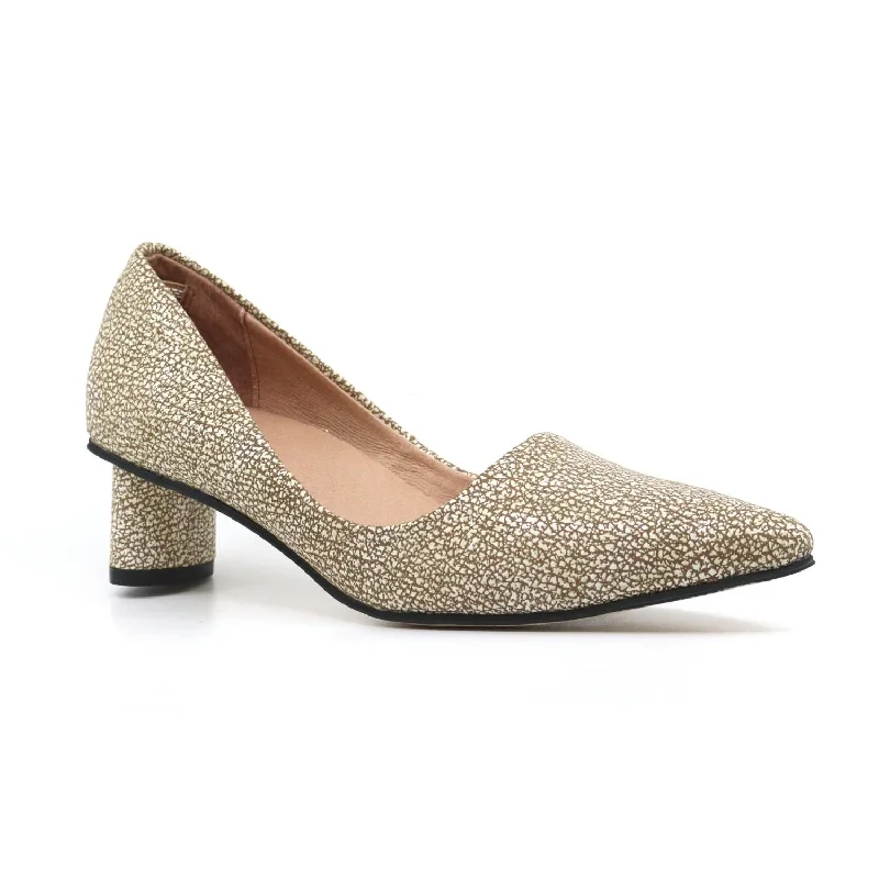 Women Oval Kitten Pump In Gold---Fashionable Kitten Heels for Date Night