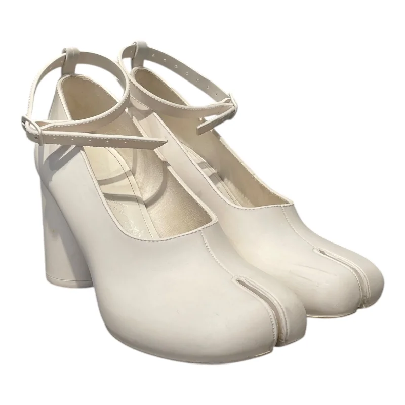 Versatile Heeled Sandals for Any Occasion---Maison Margiela/Heels/EU 39/WHT/MARY-JANE TABI SILICON