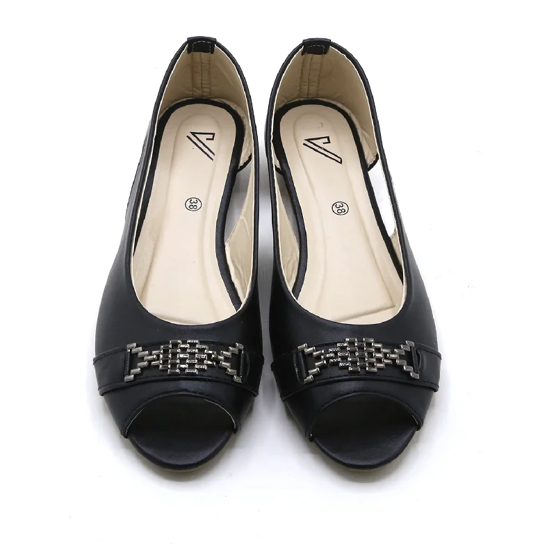 Versatile Heeled Sandals for Any Occasion---Women's Peeptoe - Black