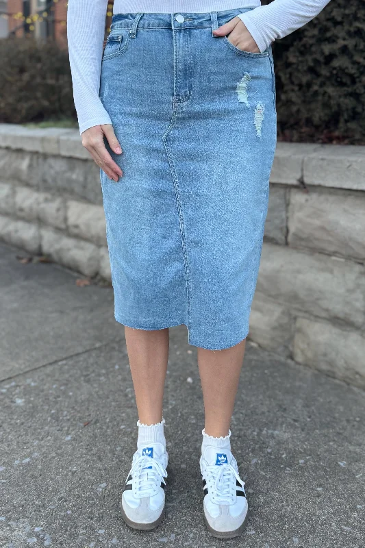 The Presley Distressed Denim Skirt in Md. Wash