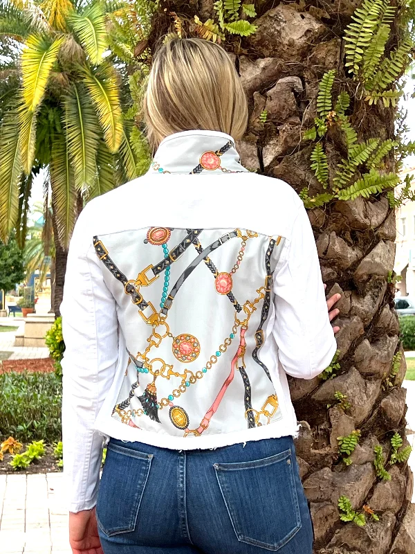 Best denim jackets for layering -The White Demin Jacket / Unique with Style