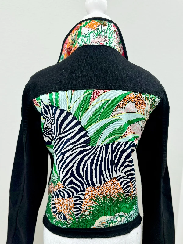 Styling tips for boyfriend denim jackets -The Black Denim Jacket / Love a Zebra