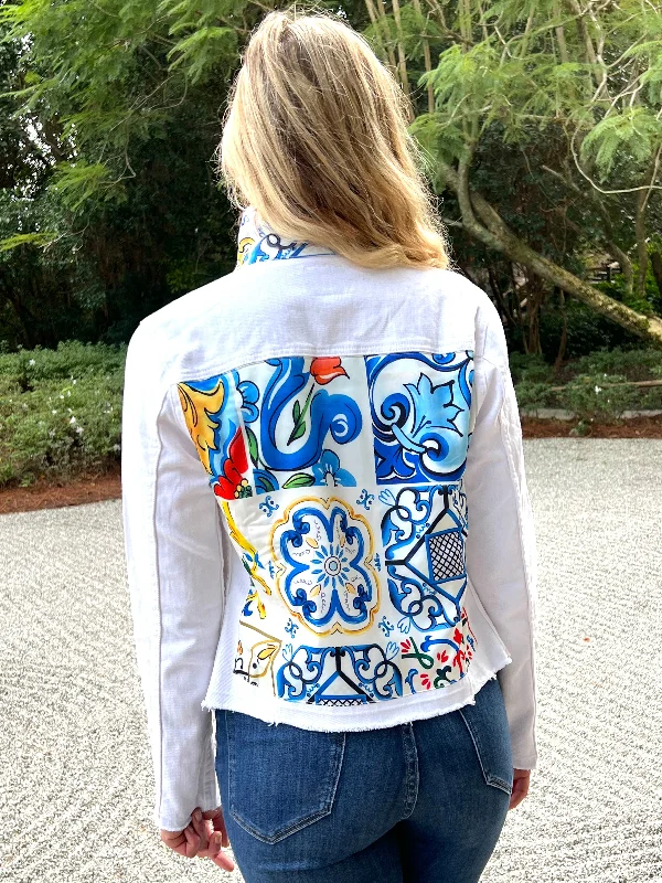 How to style a denim coat for winter -The White Denim Jacket / French Blues