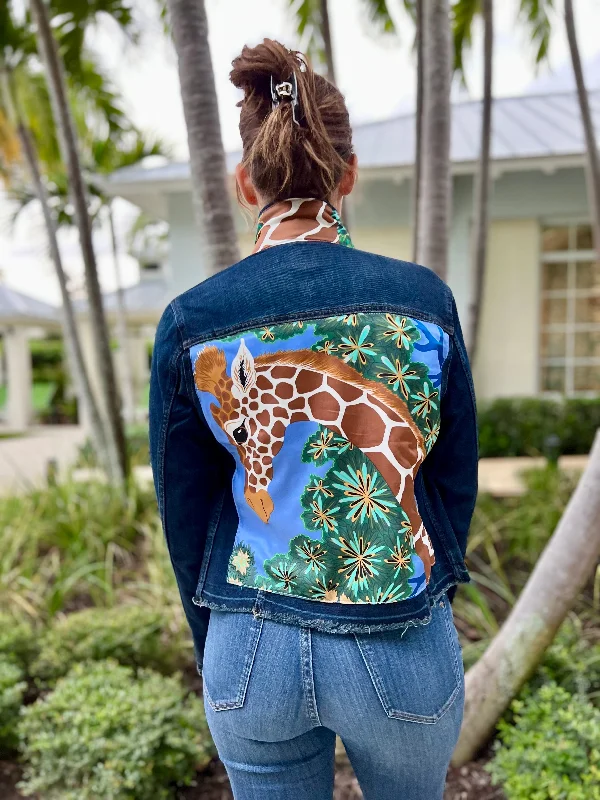 Styling denim jackets for summer -The Dark Denim Jacket / Giraffe in the Garden