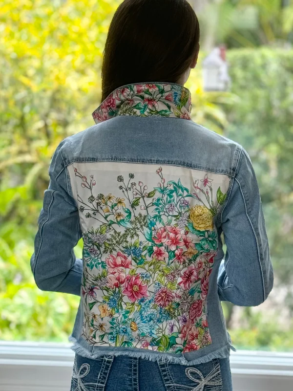 Denim coats with sustainable materials -The Light Denim Jacket / Pink Bouquet