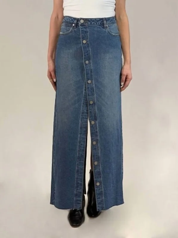 Women's denim skirts with floral embroidery for feminine flair -Button Down Maxi Denim Skirt In Dark Wash