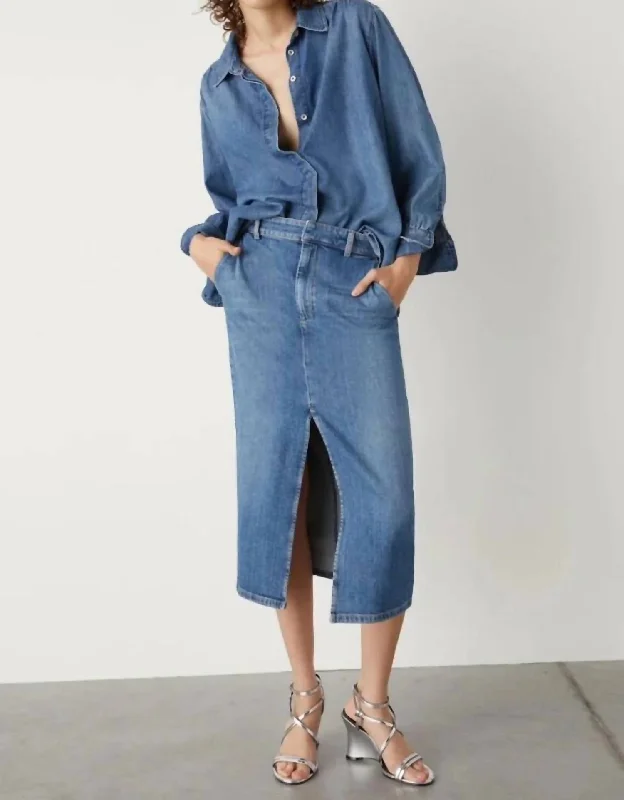 Women's faded blue denim skirts for laid-back outfits -Cast Denim Skirt In Blue