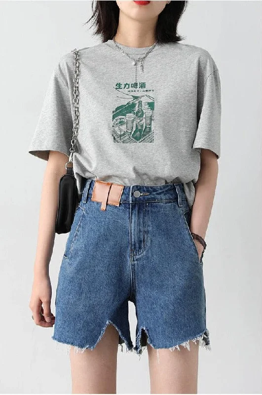 Women's denim shorts can the fit to :Distressed Jean Shorts