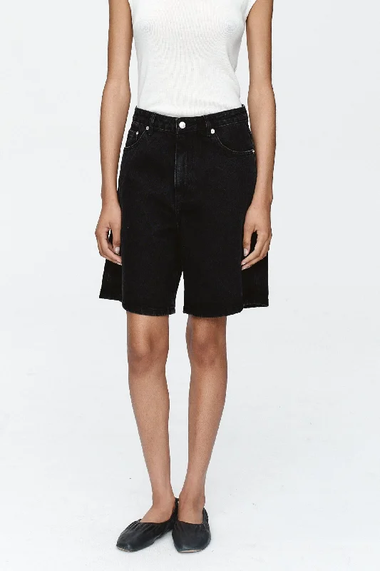What can shop it now style:RELAXED JEAN SHORT - BLACK