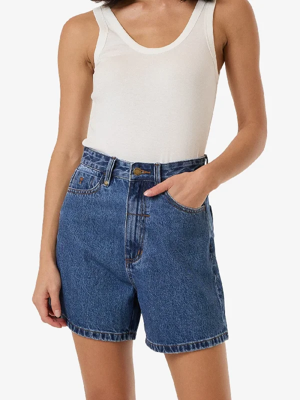 Women's denim shorts in hot weather :Koko Short - Double Rinsed Blues