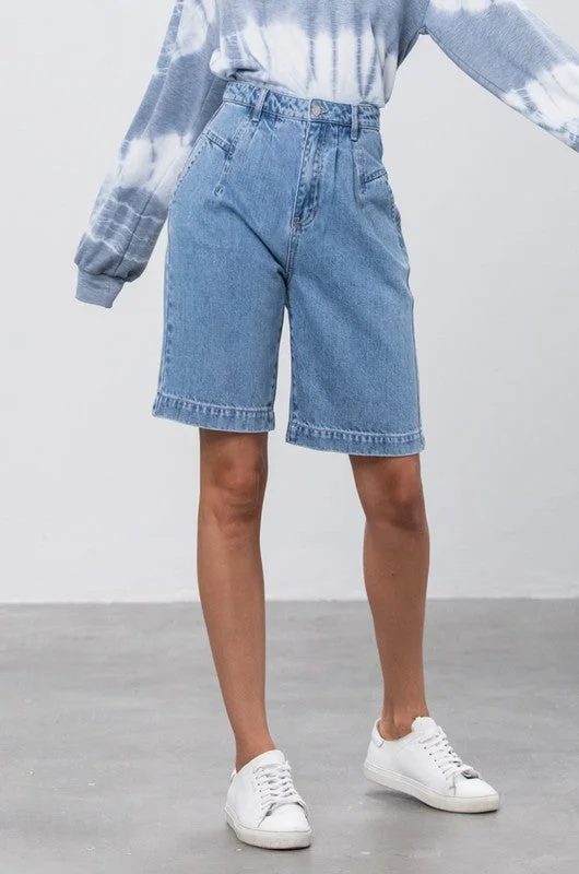 Women's denim shorts for plus size figures :Mom Denim Shorts