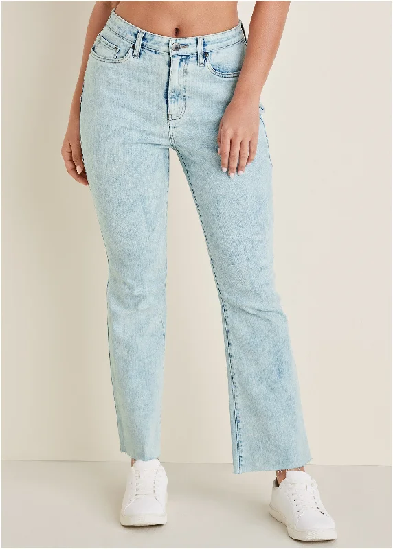 Women's denim jeans with a high waist-Brigitte Kick Flare Jeans - Acid Wash