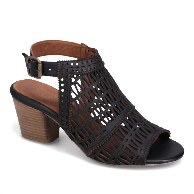 Versatile Heeled Sandals for Any Occasion---Candice Wooden Heel In Black