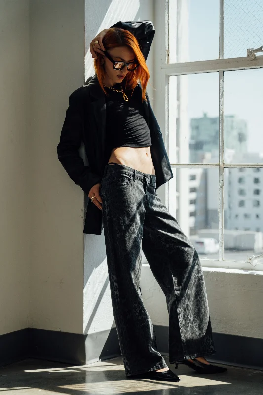 Women's denim jeans and heels-Classic Rise A-line Baggy Jeans - Black Leopard