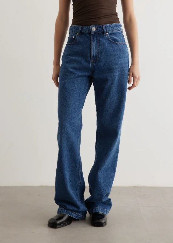 Women's denim jeans with a chain detail-Large Fit Jeans