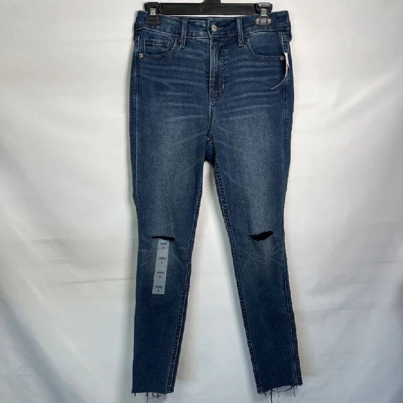 Women's denim jeans with a amphibian embellishment-Old Navy WOMEN'S JEANS 4