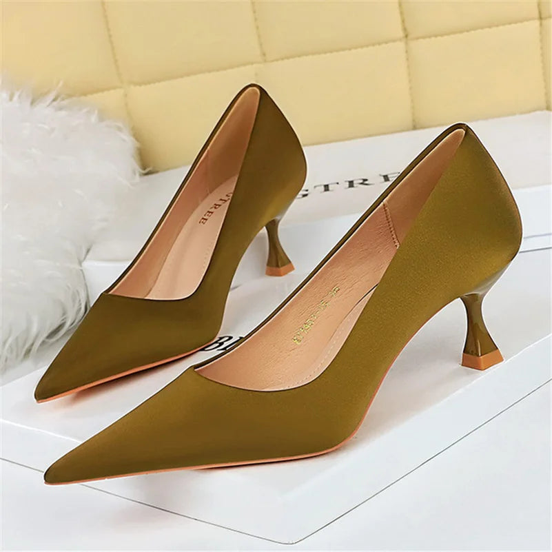 Versatile Dress Heels for Formal and Casual Wear---Plus Size 34-43 Fashion Women 5.5cm High Heels Quality Pumps Lady Silk Medium