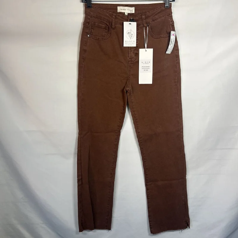 Women's denim jeans with a belt loop detail-risen WOMEN'S JEANS 3