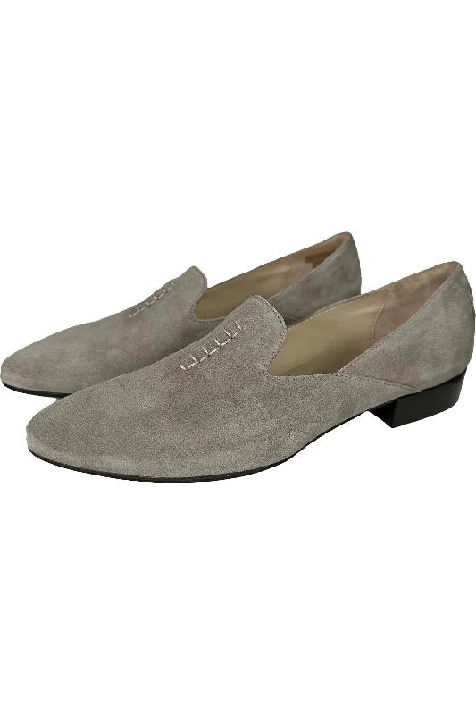 Affordable Suede Ankle Pumps for All-Day Wear--Robertson Madison Geneva Suede Loafer 47.300.065 | Silk Ghiaia (Light Grey)