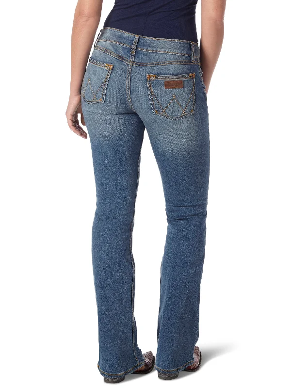 Women's denim jeans for going out-Wrangler Retro Mae- MS Wash