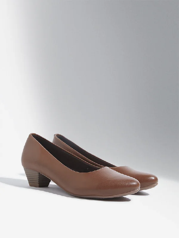 Versatile Heeled Sandals for Any Occasion---LUNA BLU Tan Pointed Pump Shoes