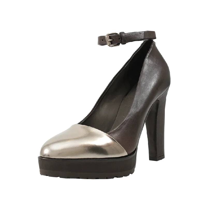 Versatile Heeled Sandals for Any Occasion---Metallic Toe Pump