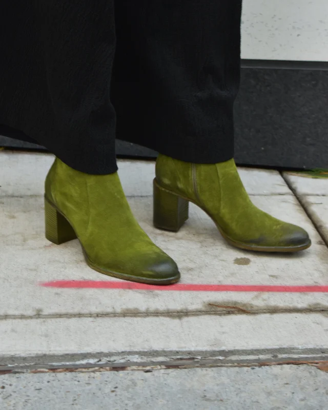 Affordable Suede Ankle Pumps for All-Day Wear--Strategia Hombre Green Suede Heel