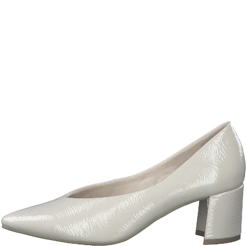 Fancy Glossy Pumps in Cream Patent