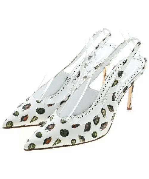 MANOLO BLAHNIK Pumps/Heels---Fashionable Kitten Heels for Date Night