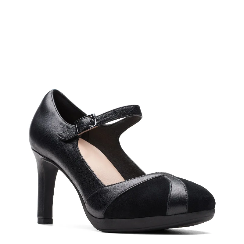 Women's Clarks, Ambyr Light Pump---Fashionable Kitten Heels for Date Night