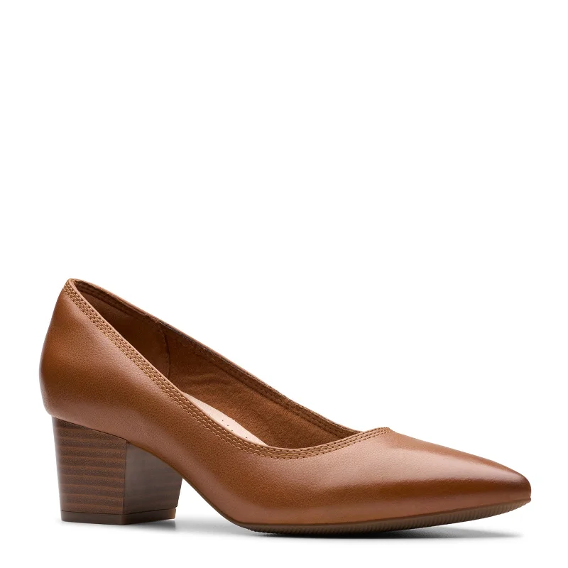 Women's Clarks, Ellanie Hope Pump---Fashionable Kitten Heels for Date Night