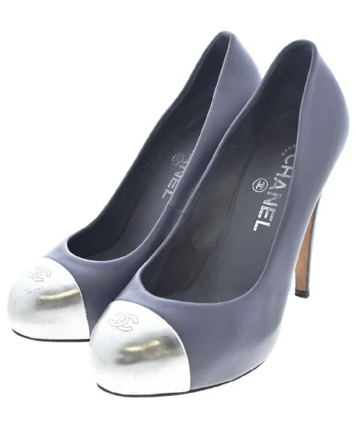 CHANEL Pumps/Heels---Fashionable Kitten Heels for Date Night