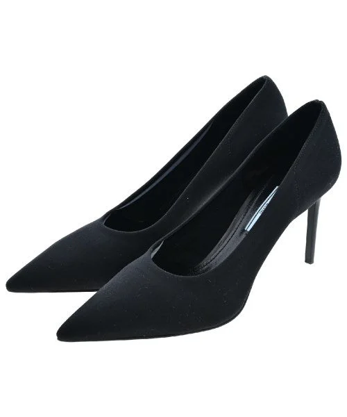 PRADA Pumps/Heels---Fashionable Kitten Heels for Date Night