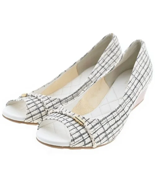 COLE HAAN Pumps/Heels---Fashionable Kitten Heels for Date Night