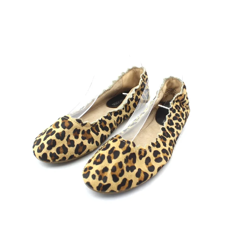 AUDREY BROOKE NWOT WINNY LEOPARD SCALLOPED---Fashionable Kitten Heels for Date Night