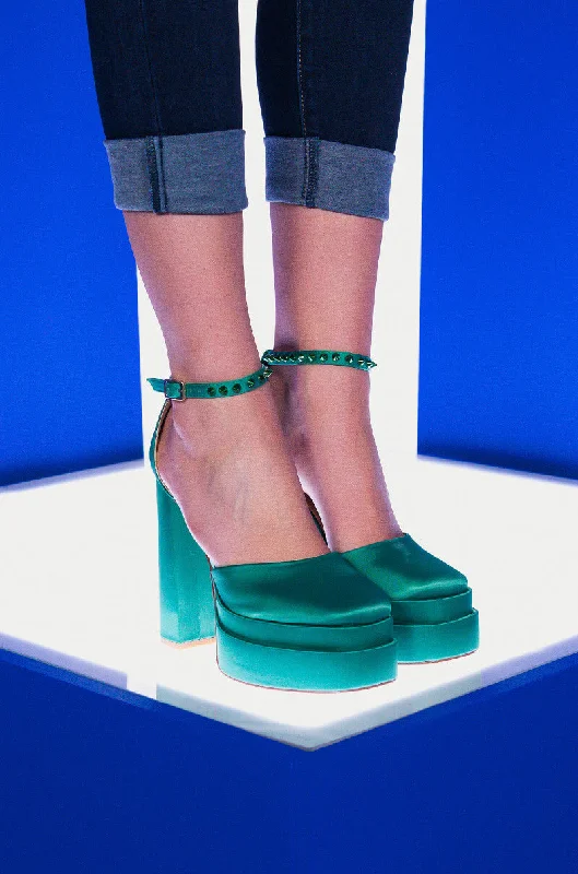 Versatile Dress Heels for Formal and Casual Wear---AZALEA WANG CITY ON FIRE CHUNKY PUMP IN GREEN