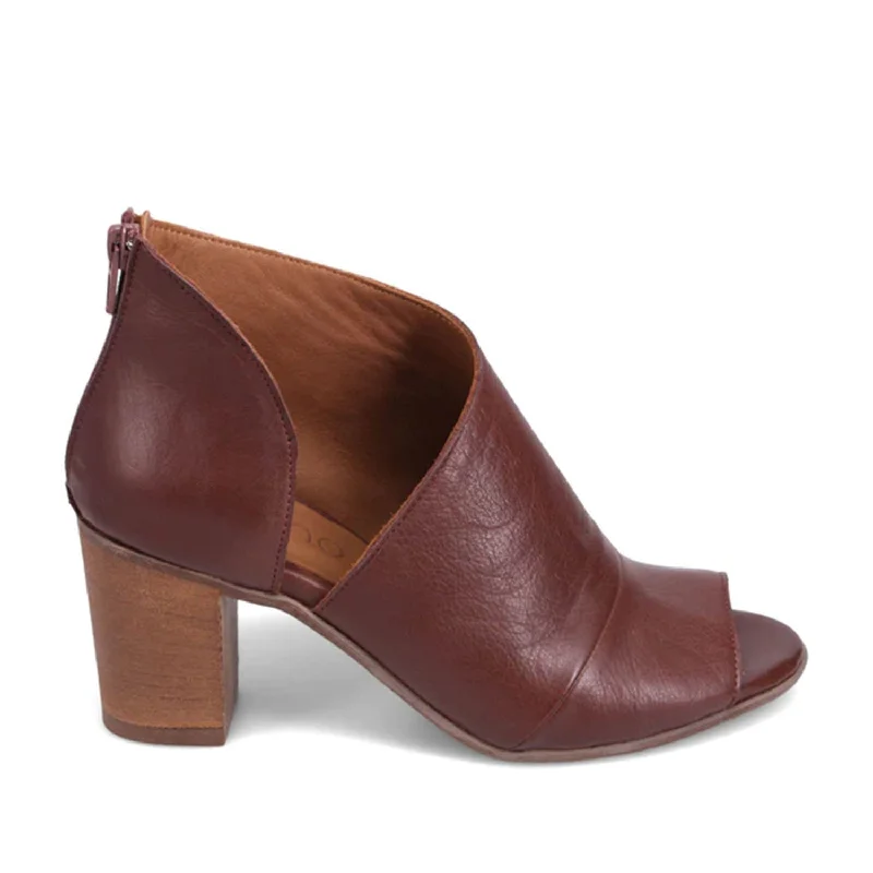 Bueno Women's Usher in Dark Brown---Fashionable Kitten Heels for Date Night