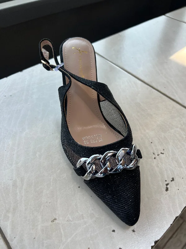 Versatile Heeled Sandals for Any Occasion---Chainlink ladies heels - Black