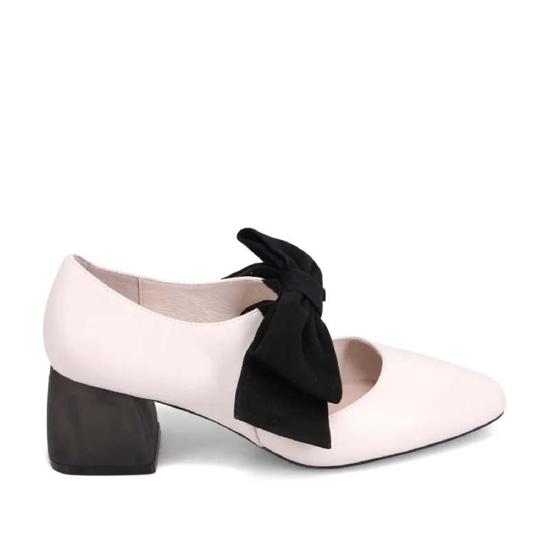 Django & Juliette Women's Misha in Ivory/Black---Fashionable Kitten Heels for Date Night