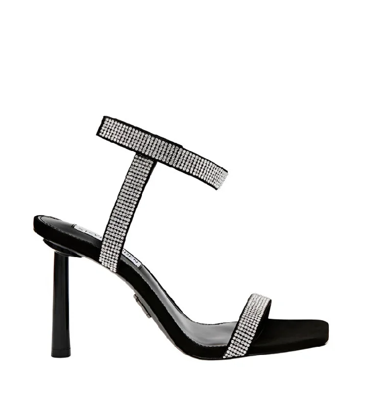 ELITIST BLACK---Fashionable Kitten Heels for Date Night