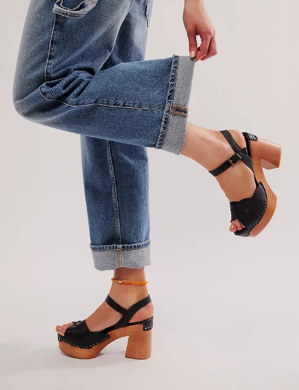 Versatile Heeled Sandals for Any Occasion---Woven Orion Clog, Black