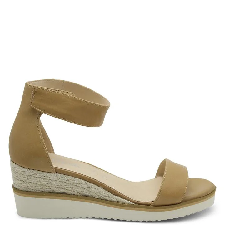 Versatile Heeled Sandals for Any Occasion---LAZY-W WEDGE BY EFFIGIE