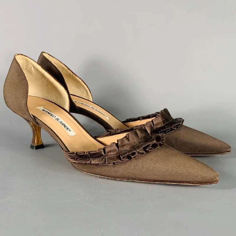 MANOLO BLAHNIK Size 9 Brown Silk Ruffled Kitten Heels Pumps---Fashionable Kitten Heels for Date Night