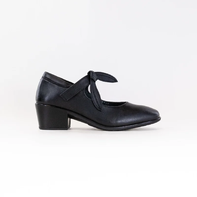 Naot Nobility (Women's) - Black jet Leather---Comfortable Leather Pumps for Office and Everyday Wear