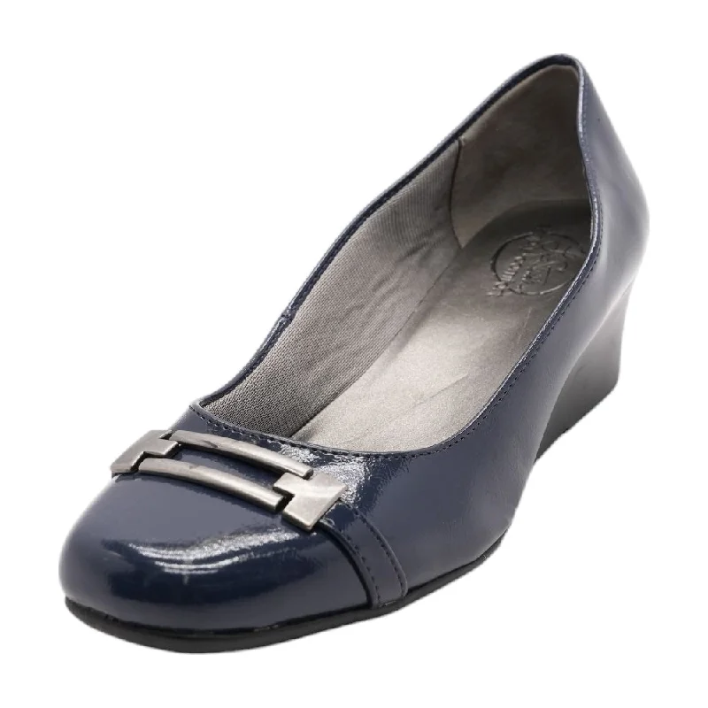 Versatile Heeled Sandals for Any Occasion---Navy Wedge Heels