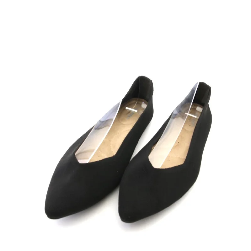 OLD NAVY .---Fashionable Kitten Heels for Date Night