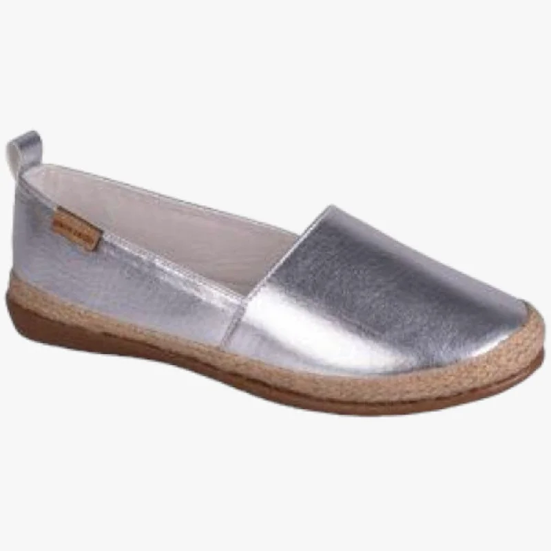 Versatile Heeled Sandals for Any Occasion---Pierre Cardin Womens St Tropez 00784 Pump Silver